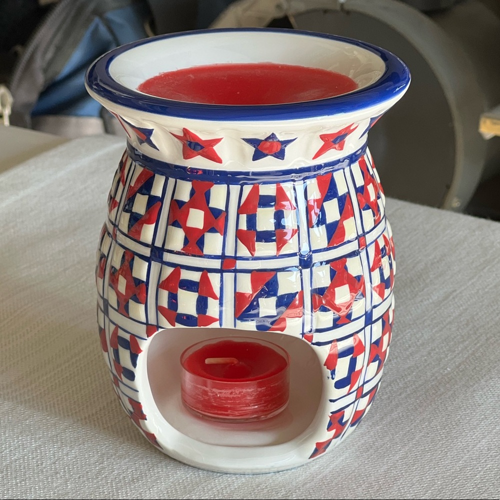 PARTYLITE PATRIOTIC QUILTED AROMA MELT~AROMA MELT INCLUDED